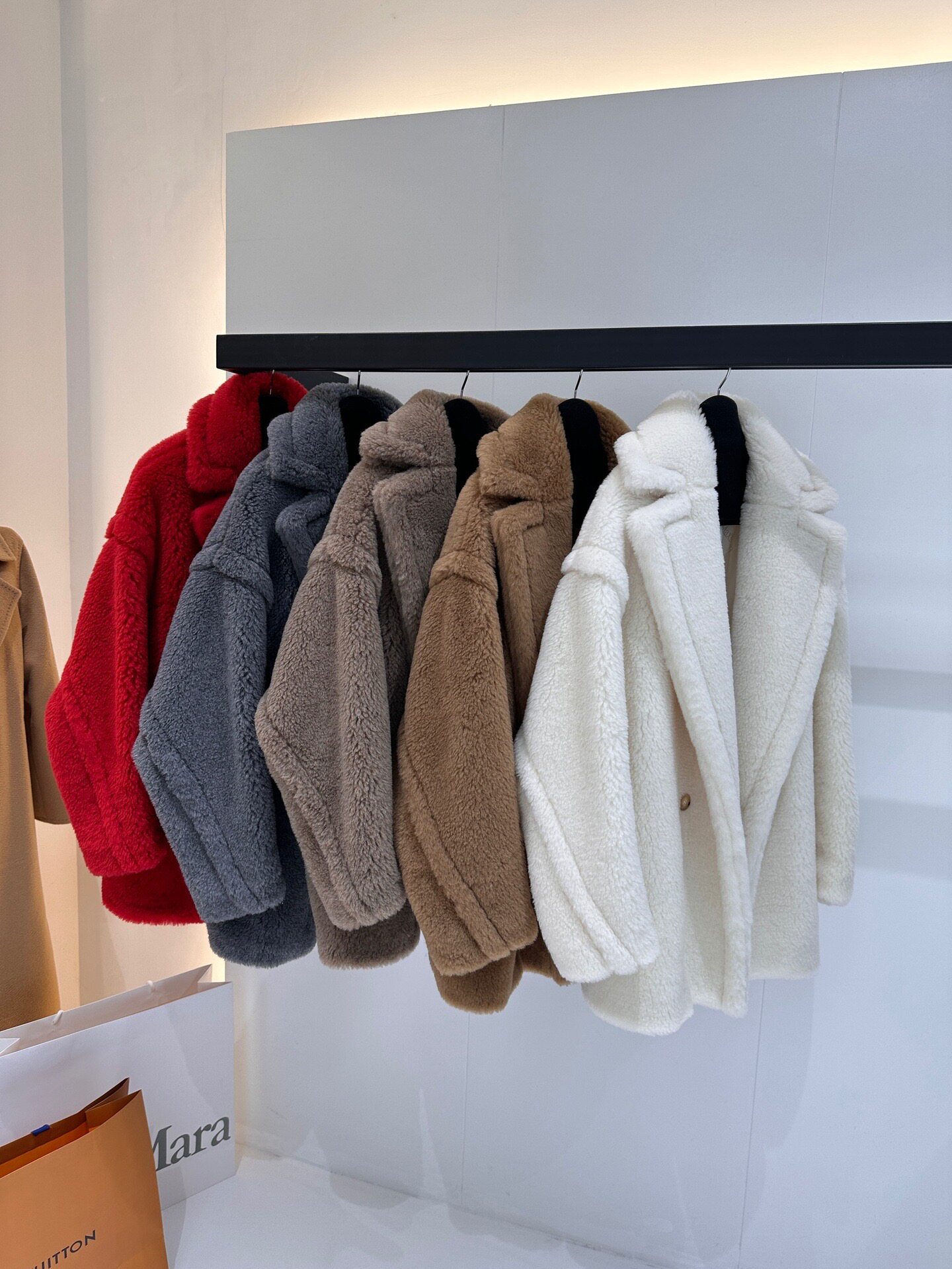 Manteau court en fourrure d'ou - Wool Coat Peacoat avis et prix